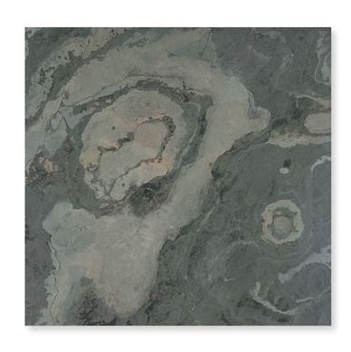 Moderne Wandgestaltung mit Platina Slate Paneelen in natürlicher Steinoptik