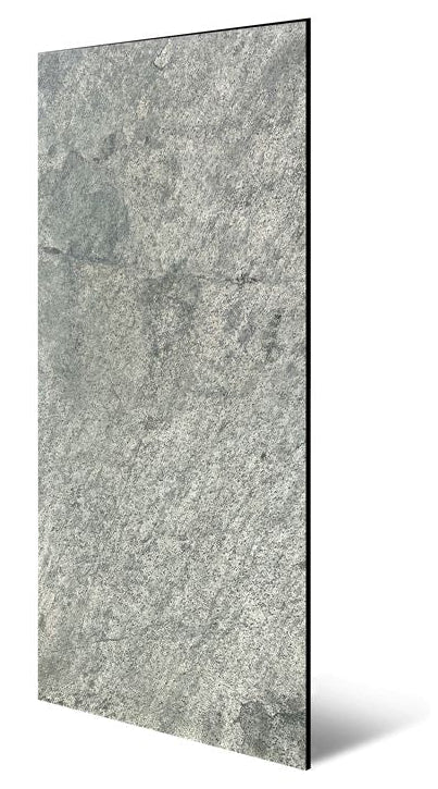 Akzentwand aus Marmor Steinpaneelen – stilvolles Wohnzimmerdesign